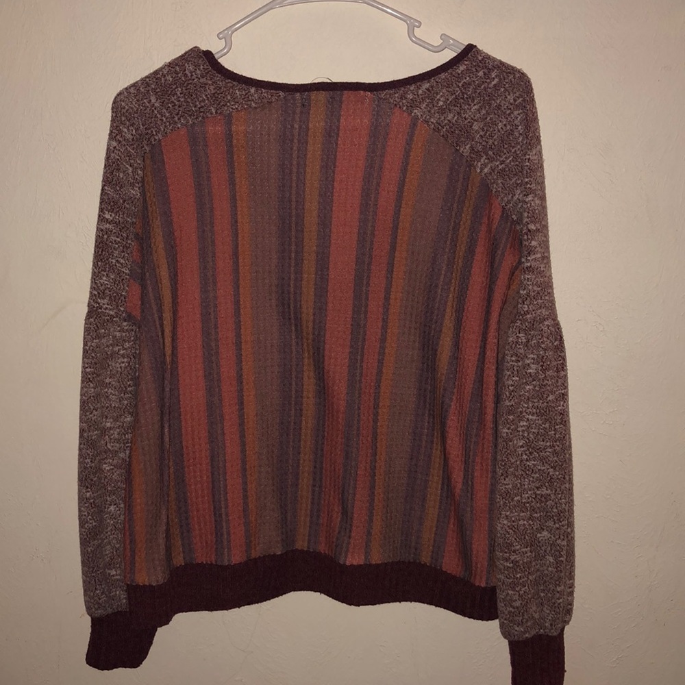 Striped v-neck button down - Picture 2 of 2